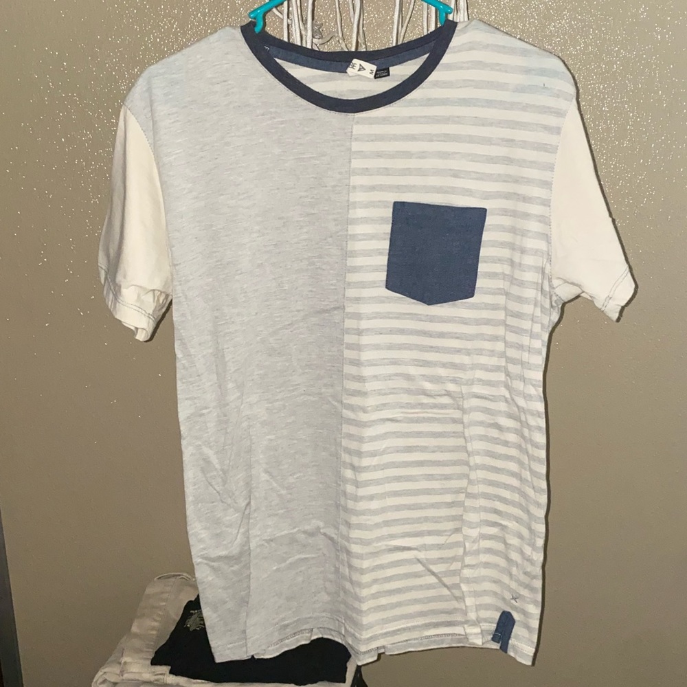 UNIVIBE GREAT SHIRT SIZE MEDIUM